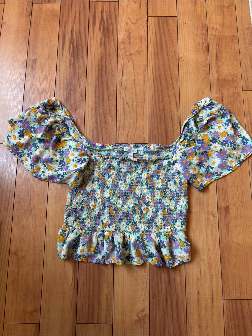 Patrons of Peace White Floral Smocked Puff Sleeve Crop Top